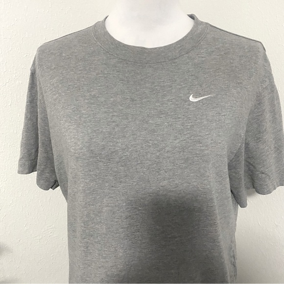 Nike Unisex Small Embroidered Logo Short Sleeve T-Shirt Gray - Picture 2 of 7